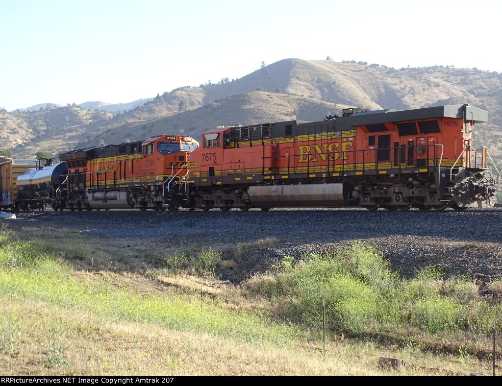 BNSF 3744